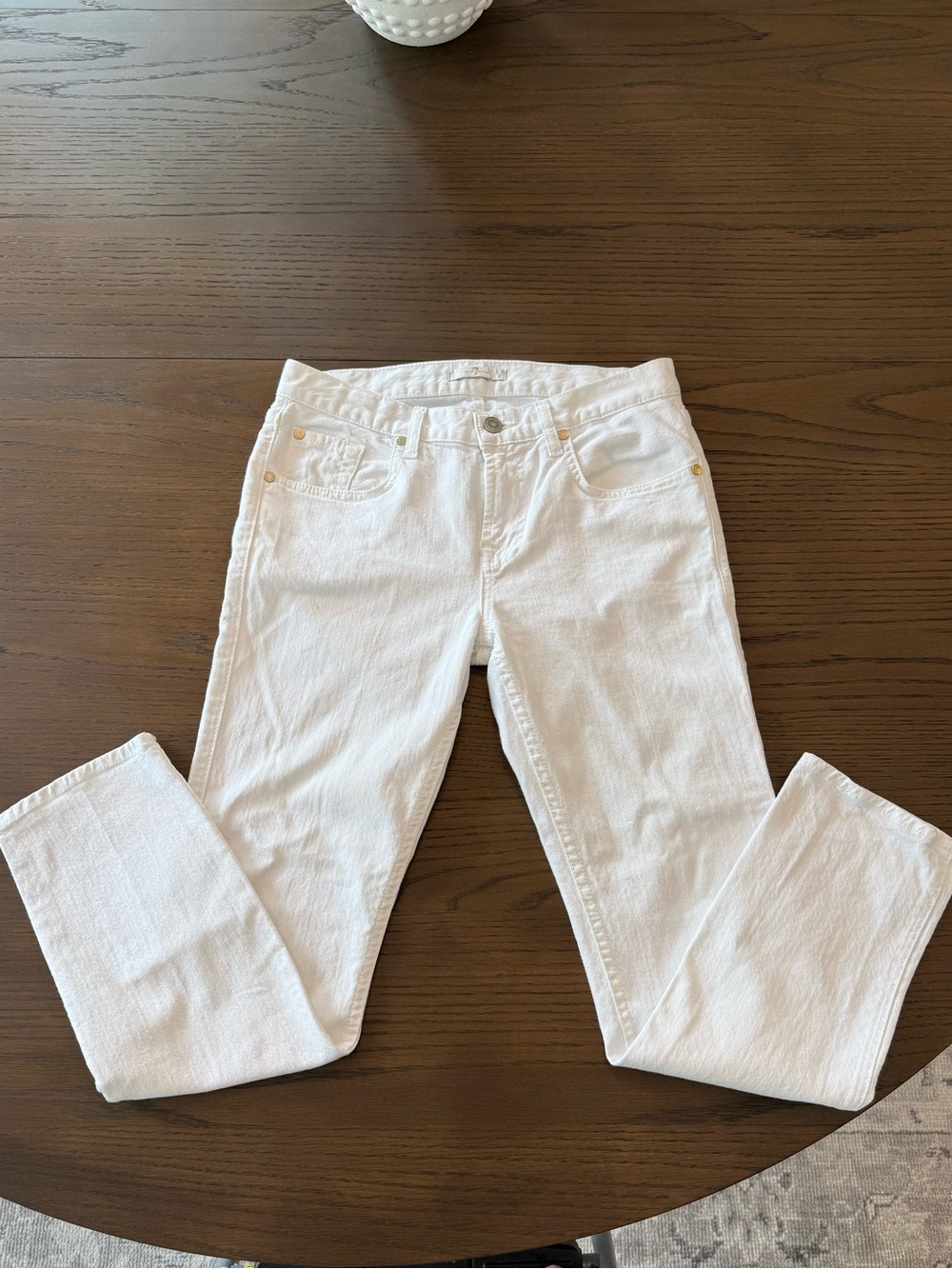 7 For All Mankind Women’s White Skinny Jeans. Gold Tag Accents. Size 26